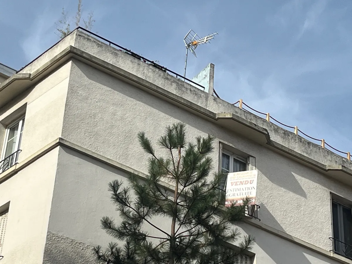 Studio, 102 rue du Dôme, vendu par L'Agence du Quartier